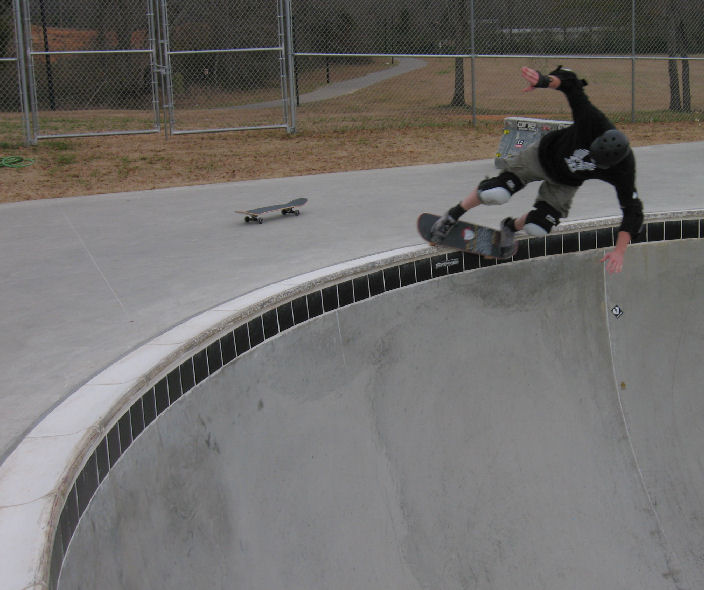Solomon's feeble-to-fakie bail...practice for next year(haha)